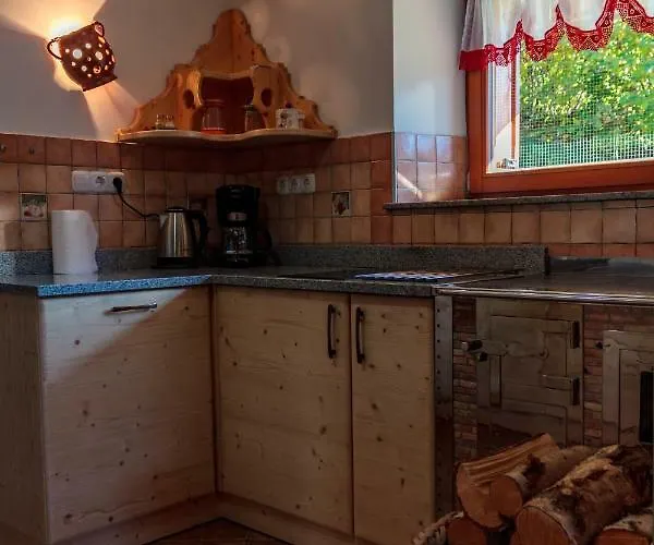 House Pokrovec - בוהין