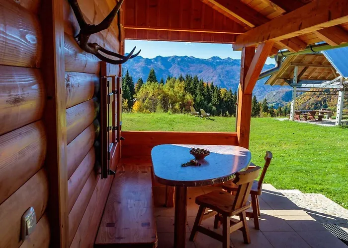 House Pokrovec - * בוהין